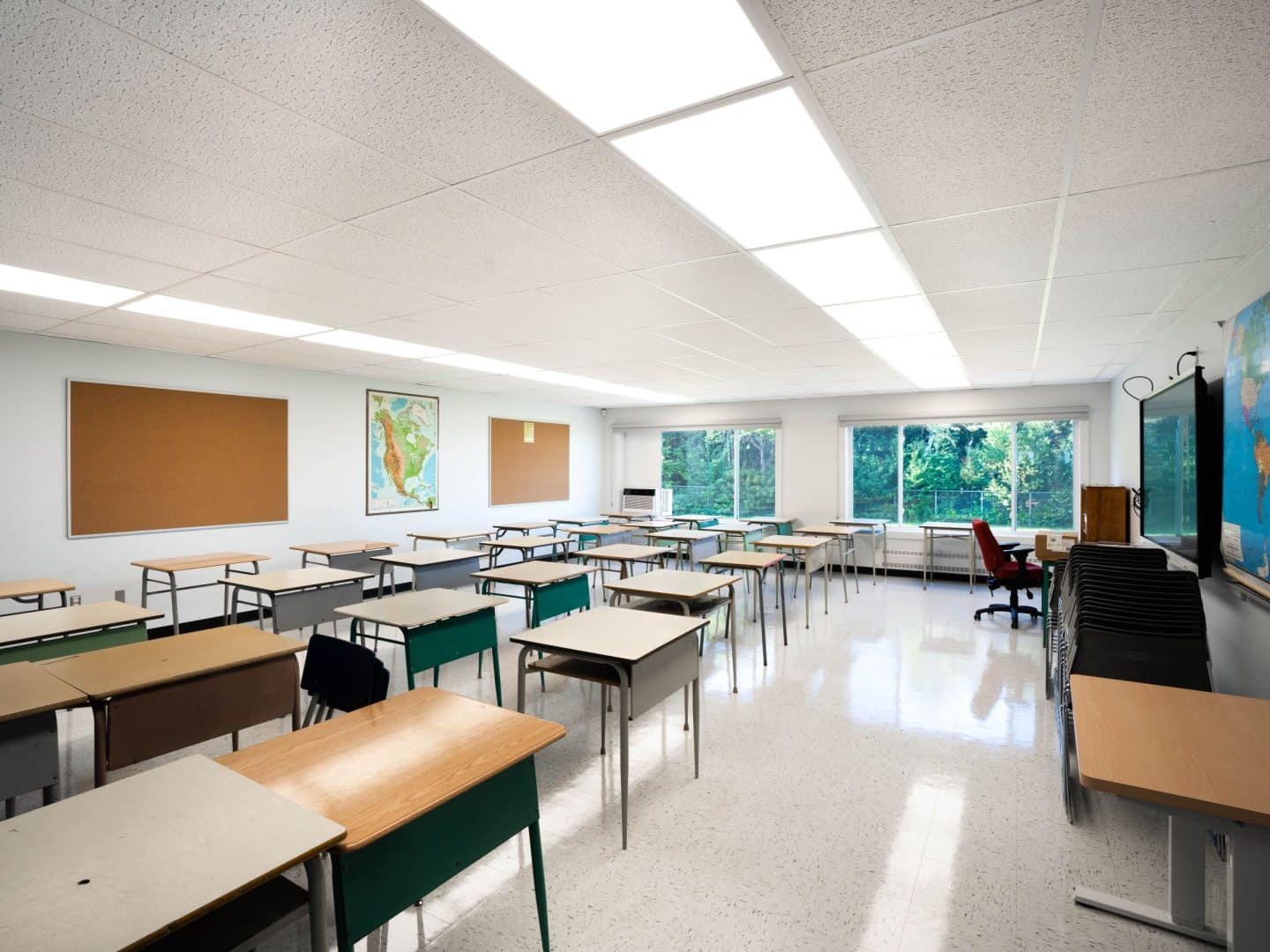 École modulaire ,vu d'une classe , créer par la compagnie AMB