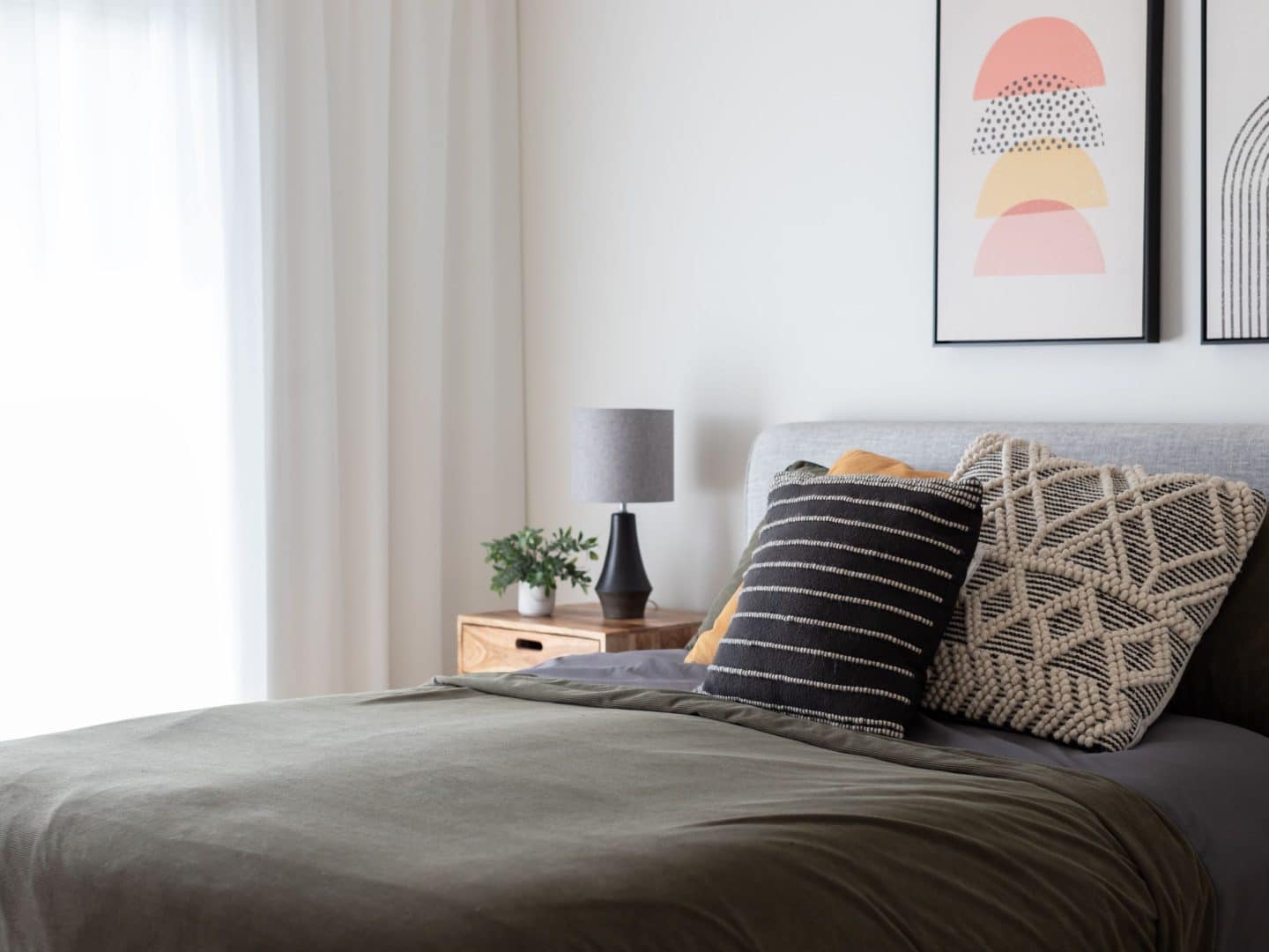 Une réalisation d'une maison appelée Lata. Le premier étage est de style contemporain, vu de la chambre des maîtres.